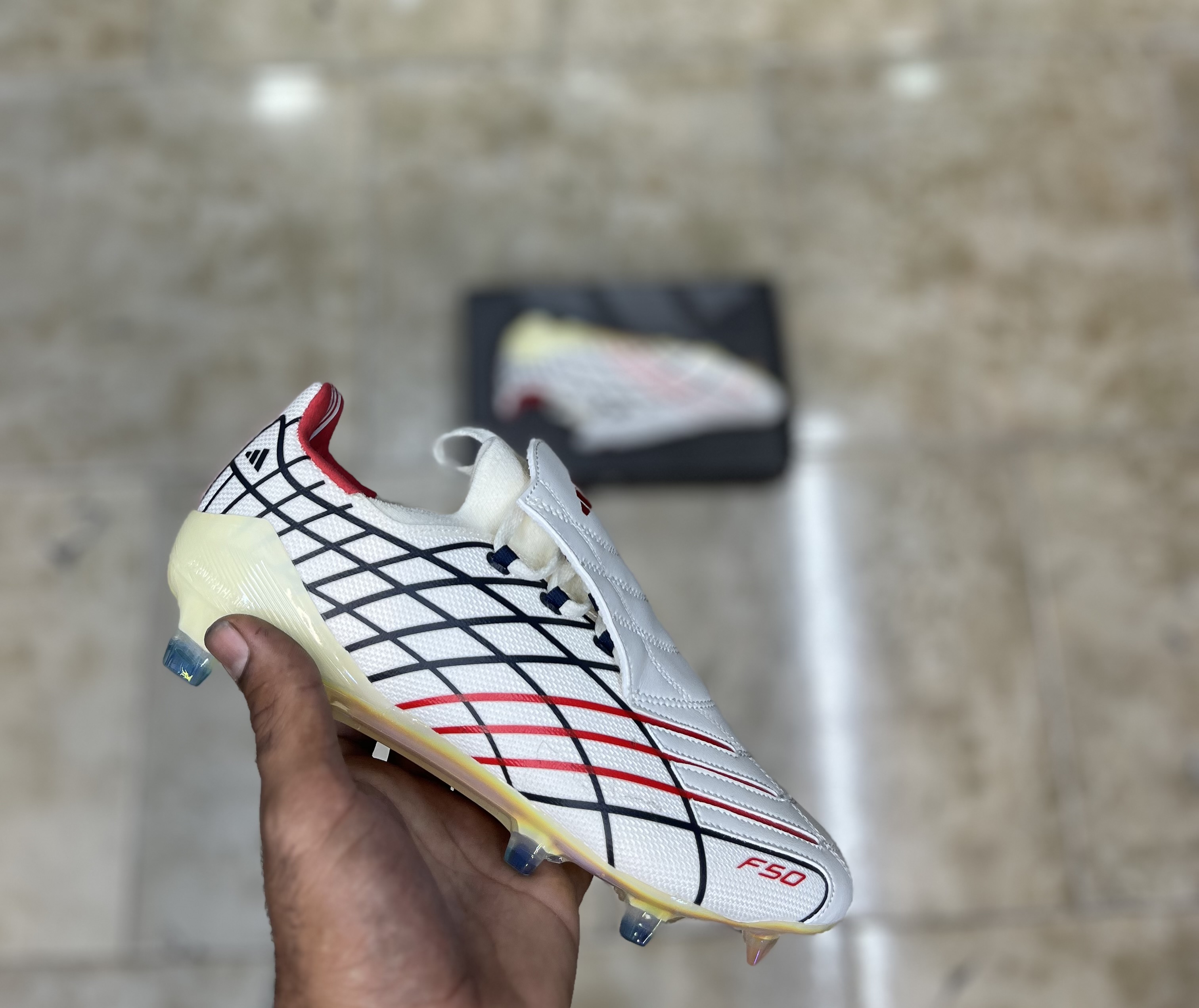کفش فوتبال ادیداس f50