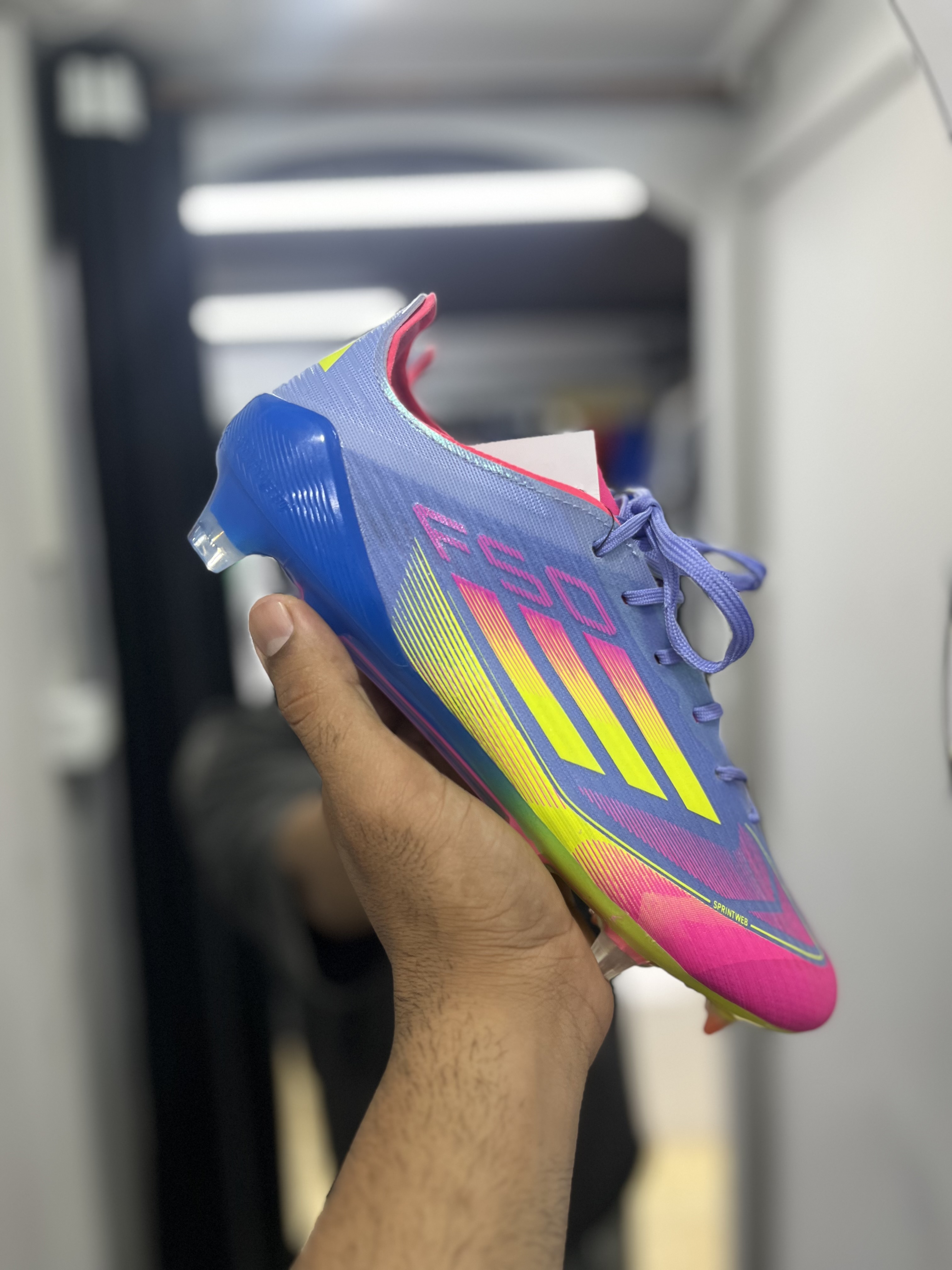 کفش فوتبال ادیداس f50