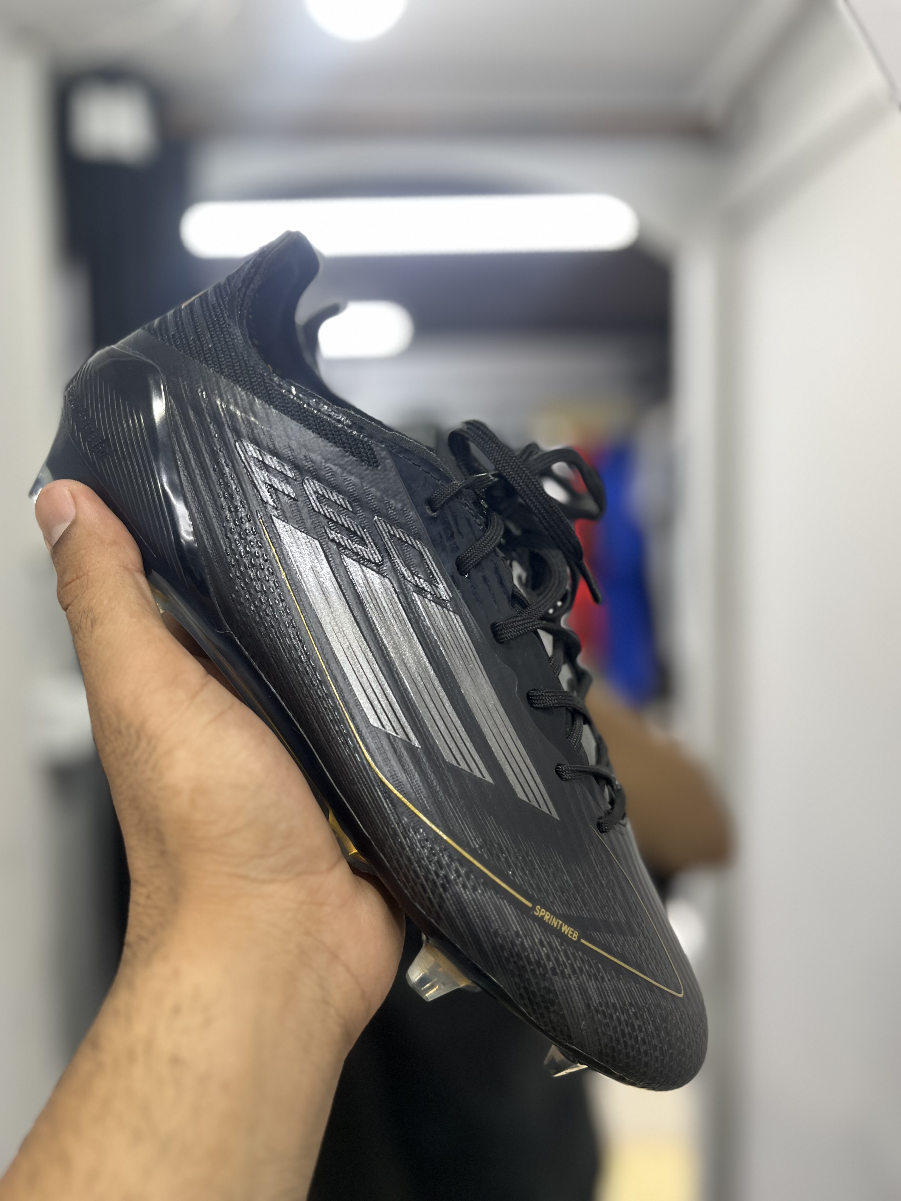 کفش فوتبال ادیداس f50